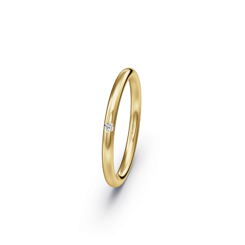 Hochwertige Trauringe aus Gelbgold 585. Die Oberfläche ist Poliert.
            Der Damenring hat einen Steinbesatz von 0.015 Brillianten.